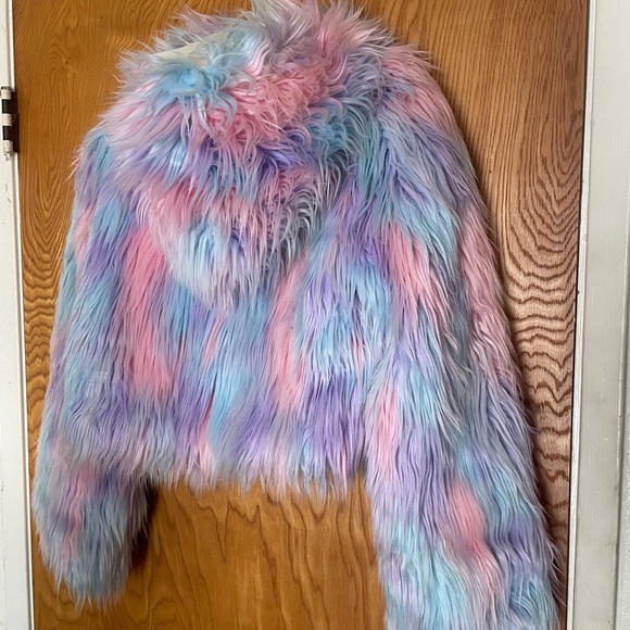 TheLumiShop Colorful Faux Fur cropped rave Jacket - Picture 4 of 4